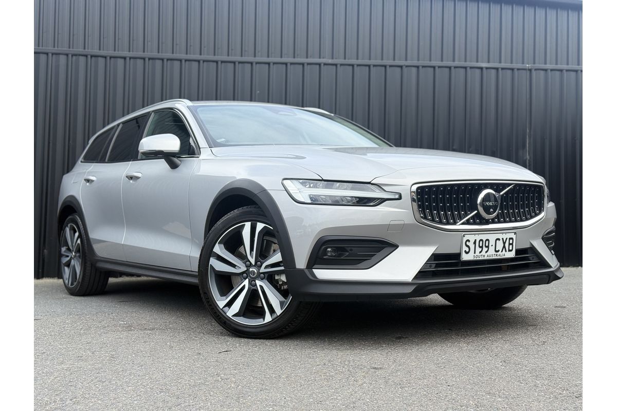 2023 Volvo V60 Ultimate B5 Cross Country Mhev 227 MY23B