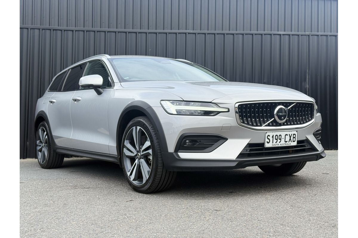 2023 Volvo V60 Ultimate B5 Cross Country Mhev 227 MY23B