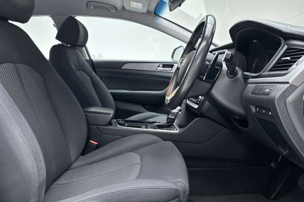 2017 Hyundai Sonata Active LF4 thumb-12