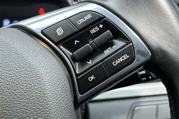 2017 Hyundai Sonata Active LF4 thumb-17