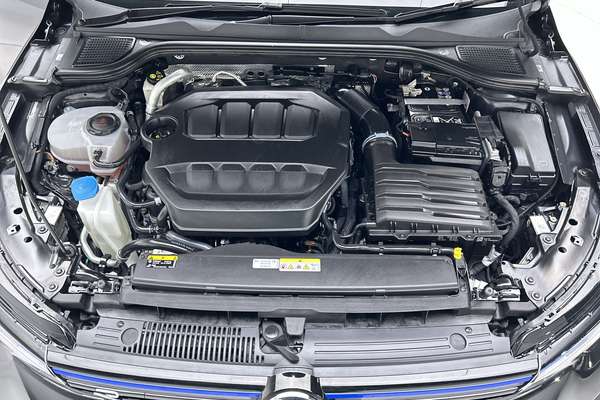 2025 Volkswagen Golf R 8.5 thumb-10