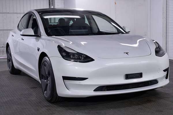 2022 Tesla Model 3 Rear-Wheel Drive