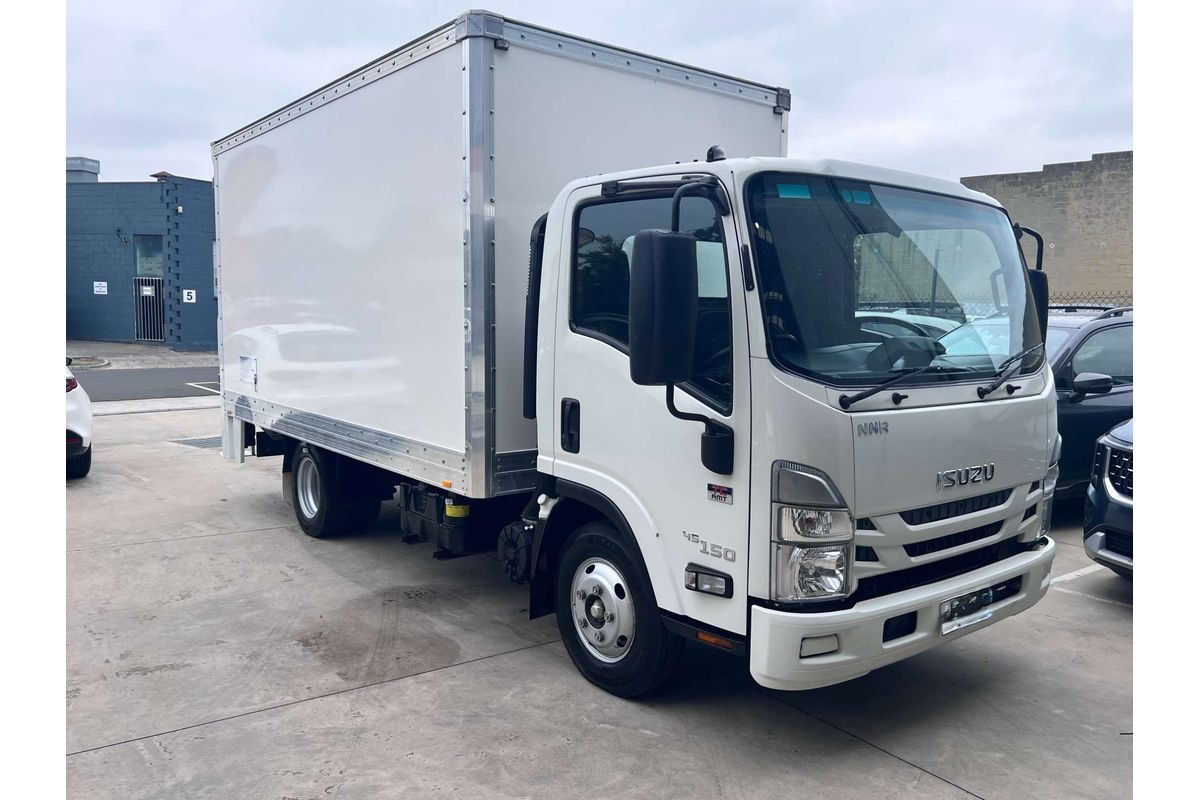 2022 Isuzu N Series NNR 45-150 MWB