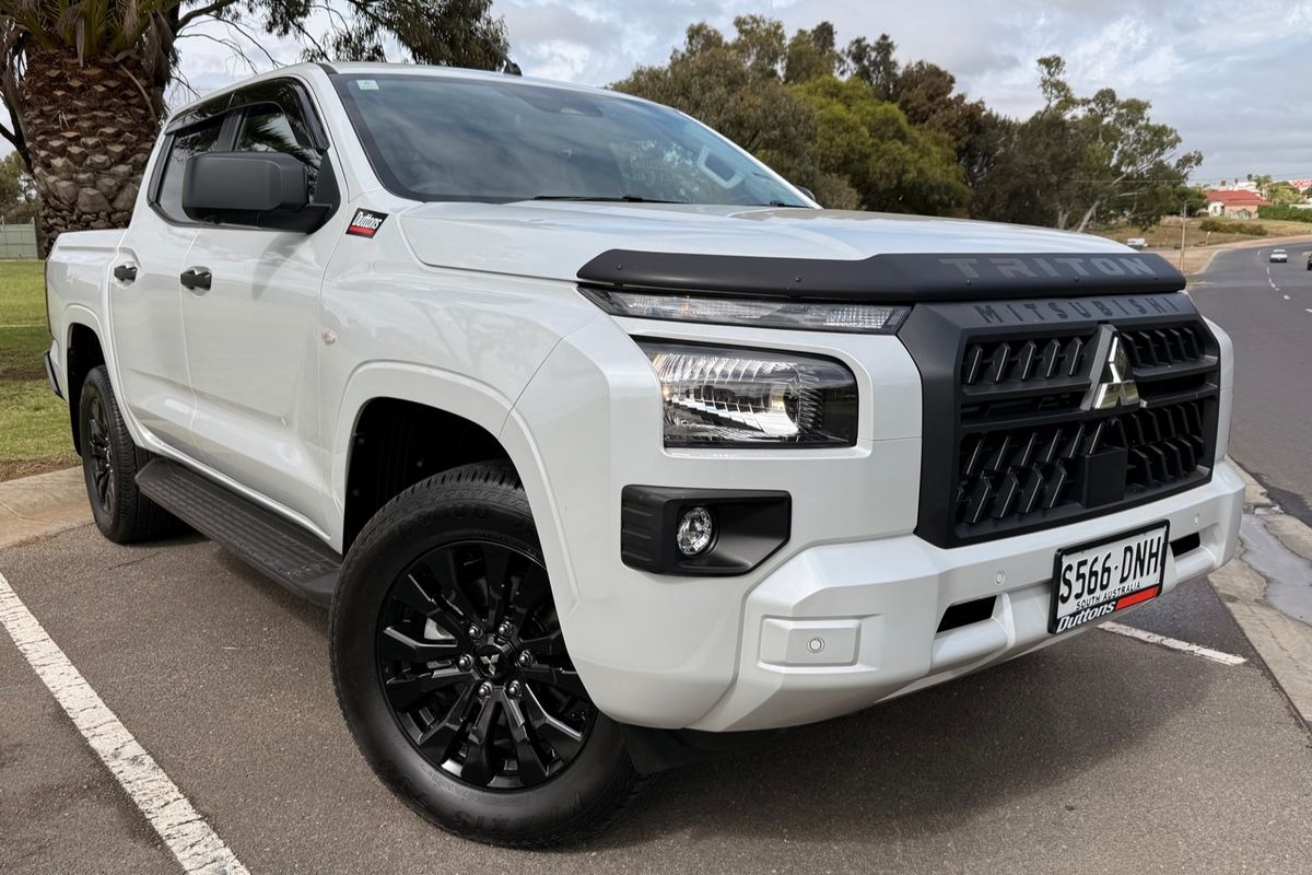 2025 Mitsubishi Triton GLX-R MV 4X4