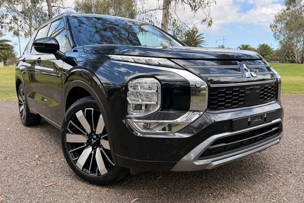 2025 Mitsubishi Outlander Exceed Tourer ZM