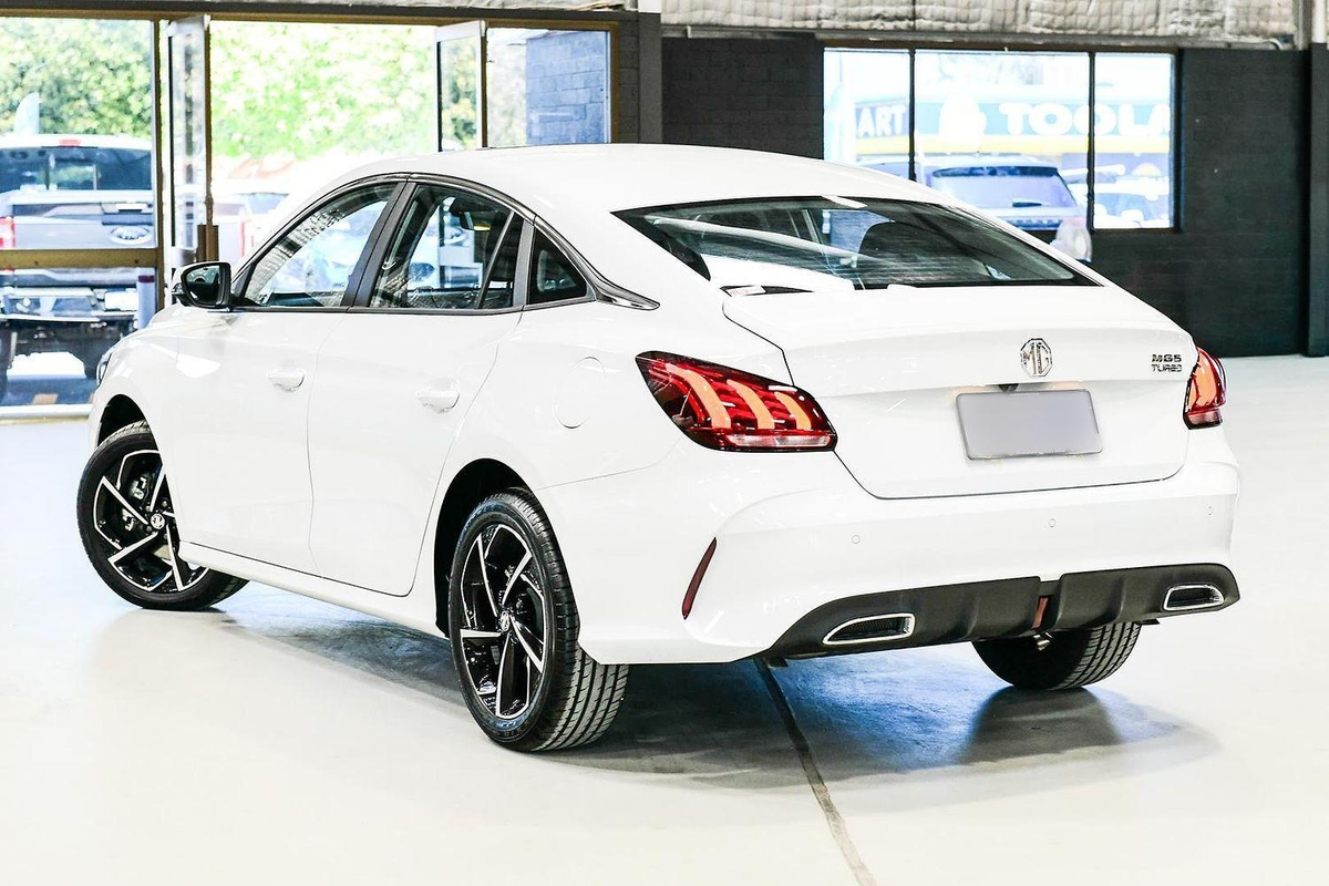 2025 MG MG5 Essence