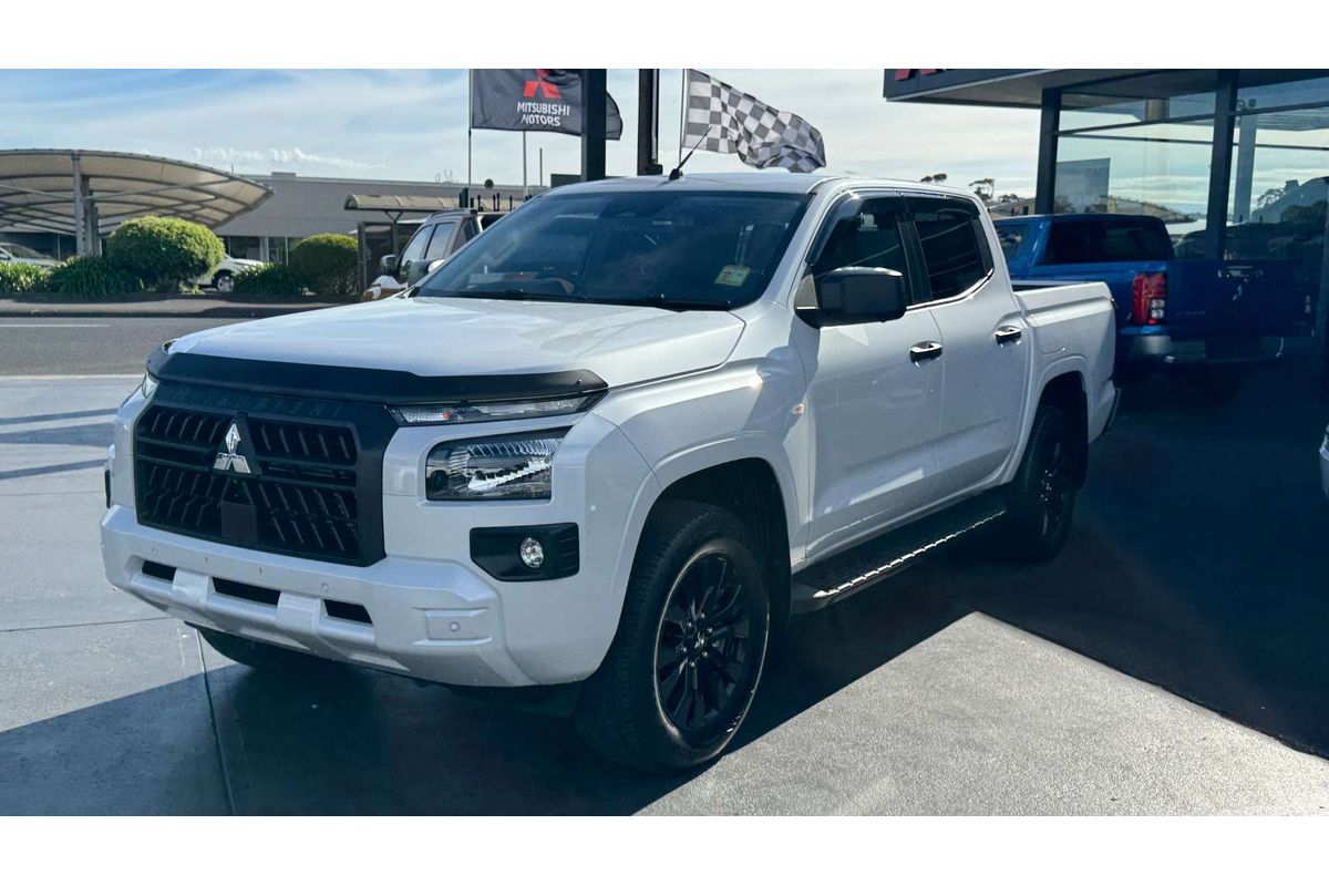 2025 Mitsubishi Triton GLX-R MV 4X4 image 2