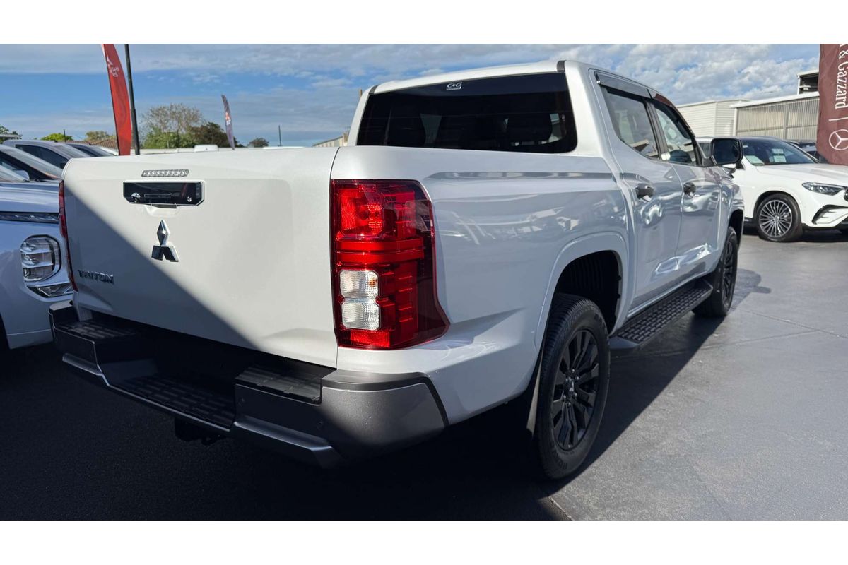 2025 Mitsubishi Triton GLX-R MV 4X4 image 10