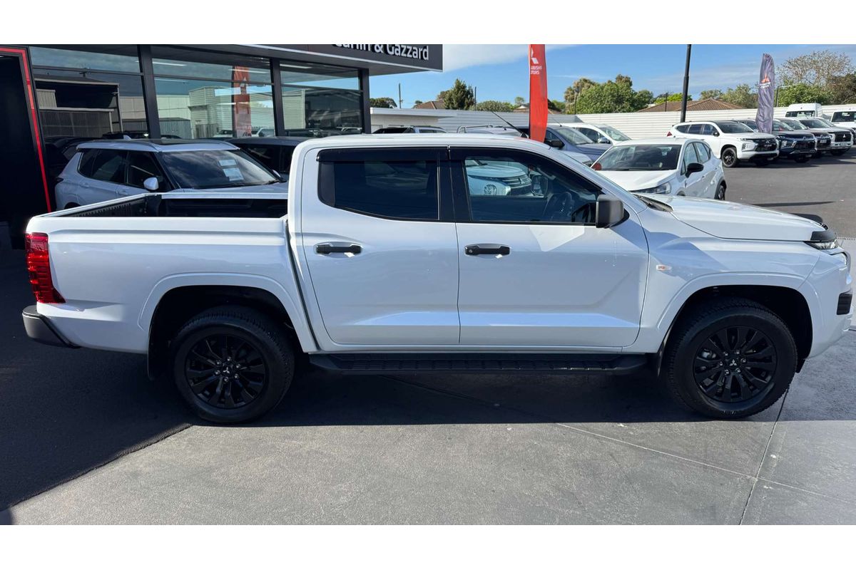 2025 Mitsubishi Triton GLX-R MV 4X4 image 13