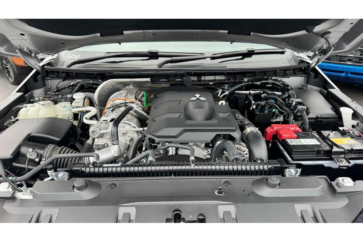 2025 Mitsubishi Triton GLX-R MV 4X4 image 38
