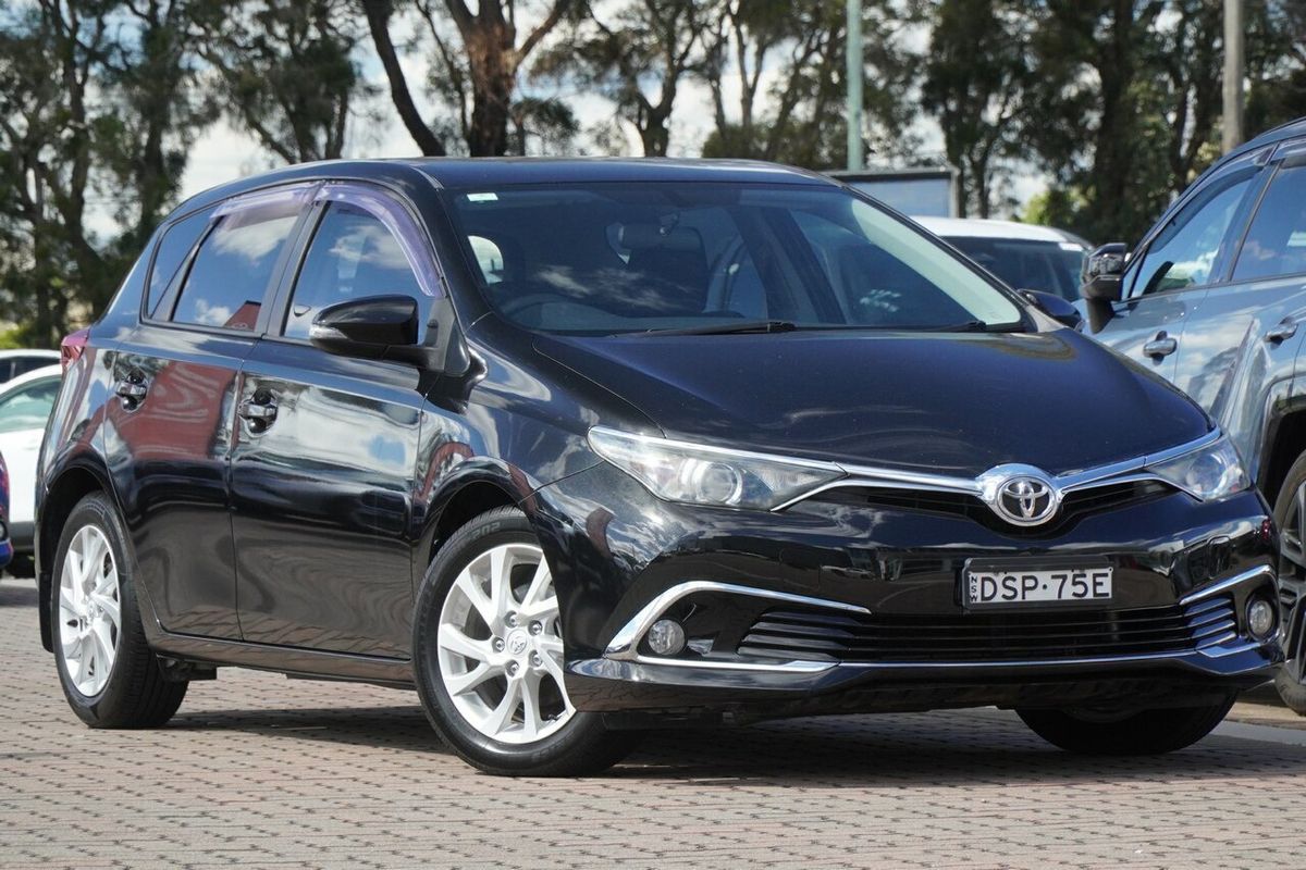 2017 Toyota Corolla Ascent Sport ZRE182R