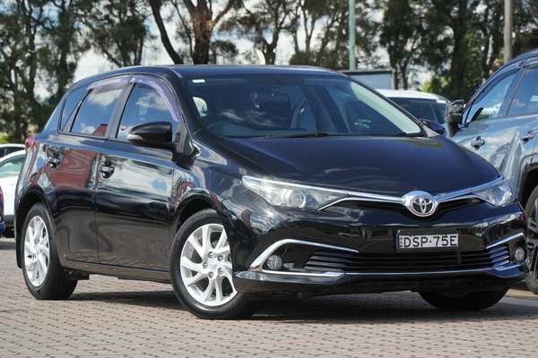 2017 Toyota Corolla Ascent Sport ZRE182R