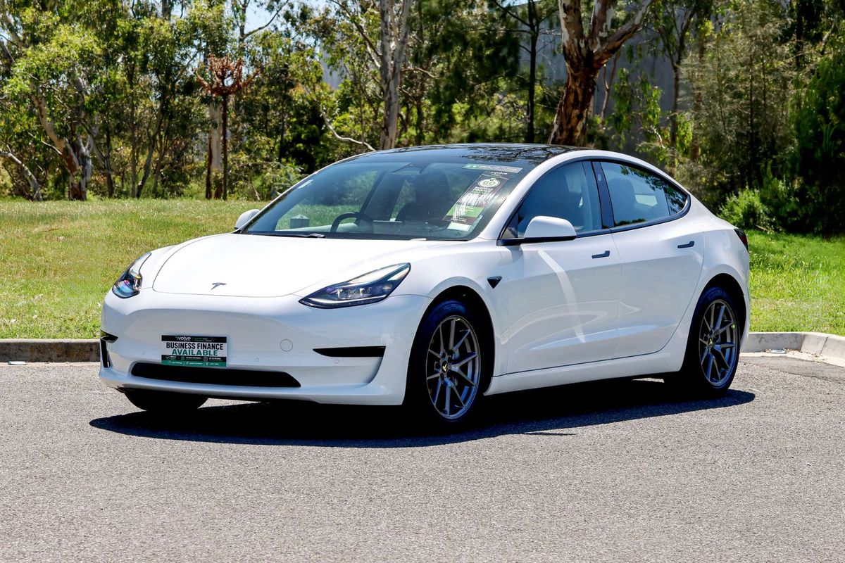 2022 Tesla Model 3 Rear-Wheel Drive
