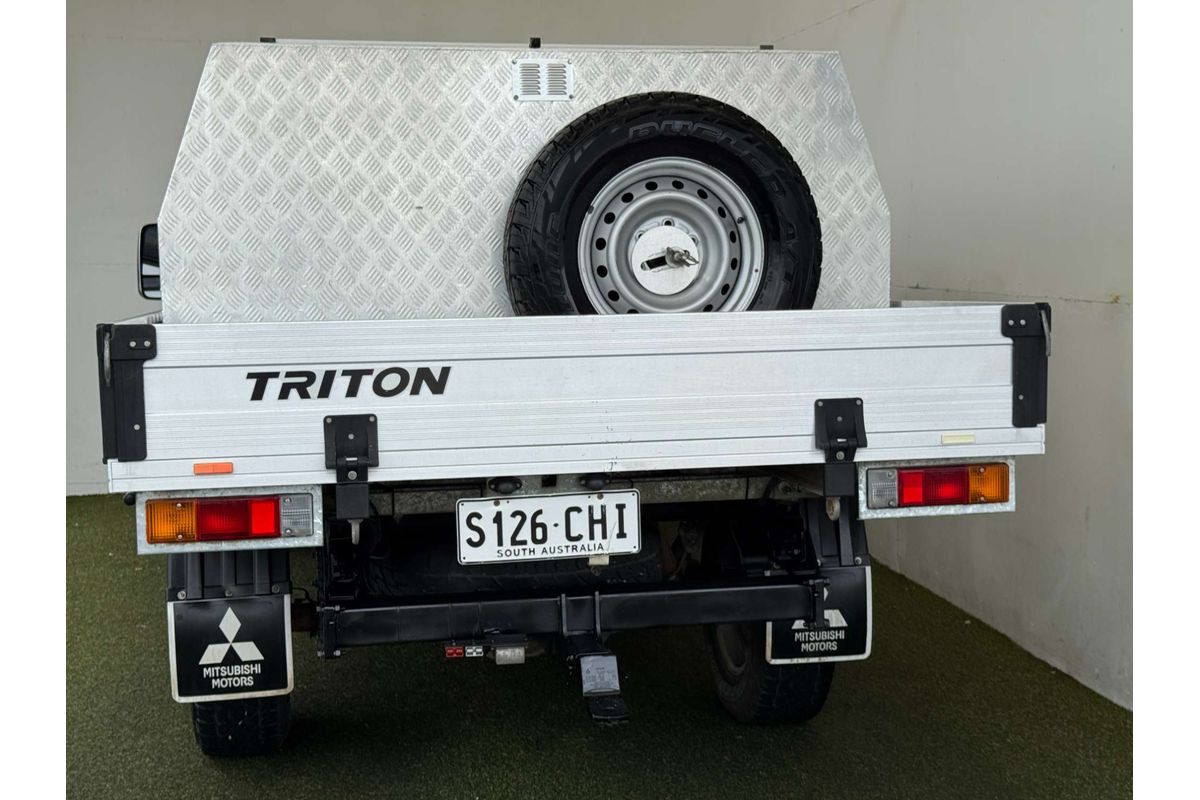 2020 Mitsubishi Triton GLX ADAS MR 4X4 image 16