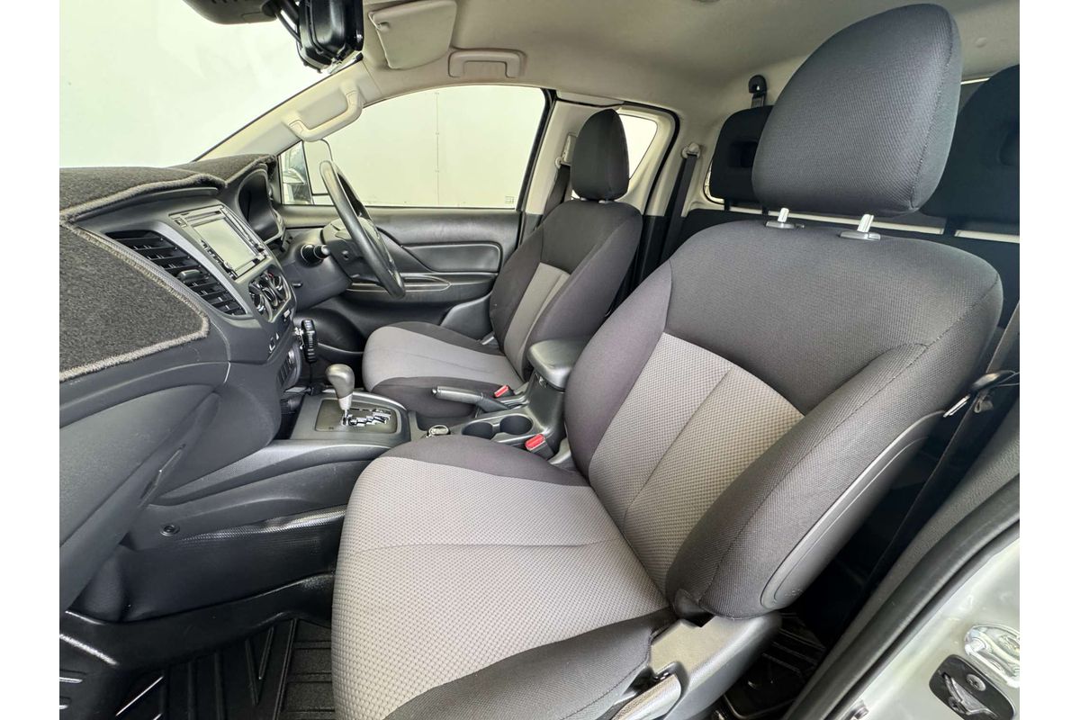 2020 Mitsubishi Triton GLX ADAS MR 4X4 image 23