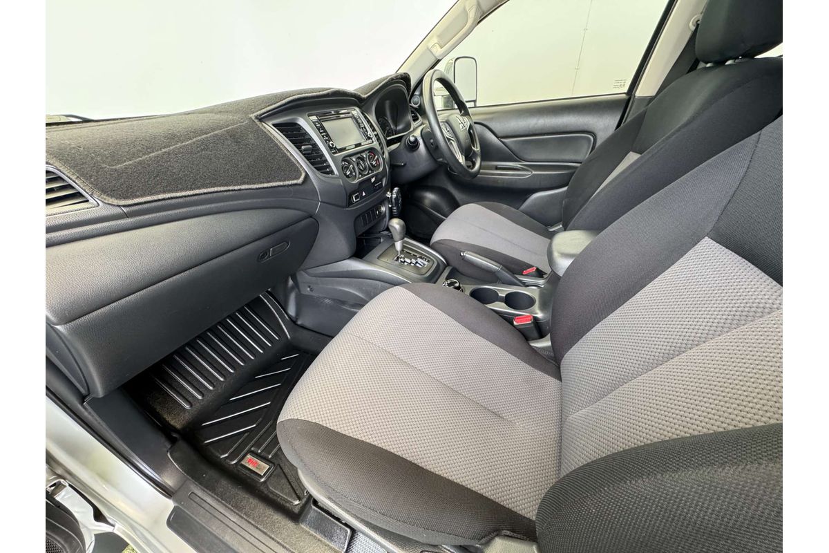 2020 Mitsubishi Triton GLX ADAS MR 4X4 image 25
