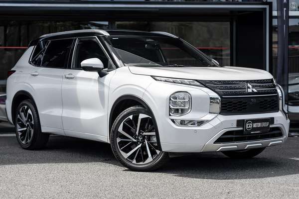 2023 Mitsubishi Outlander Exceed ZM