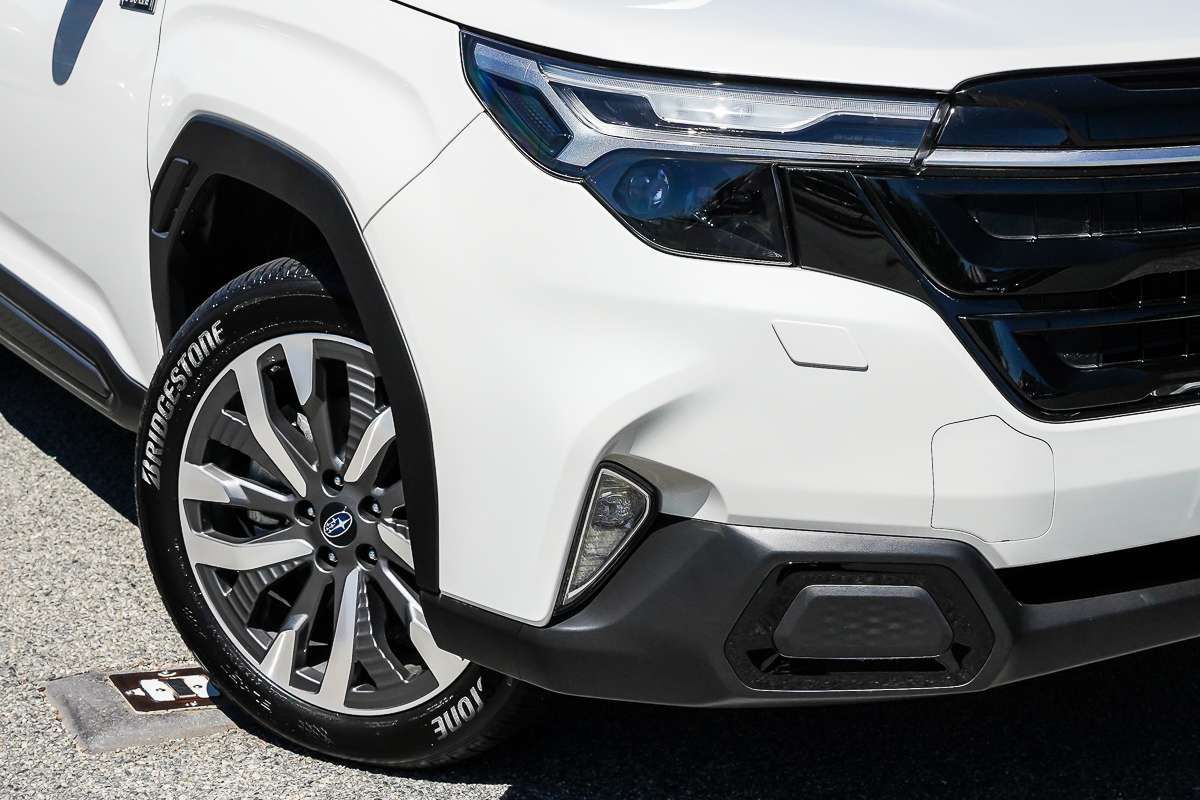 2025 Subaru Forester Hybrid Touring S6