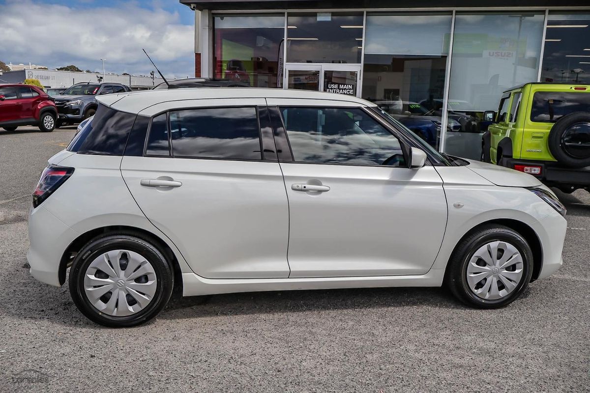 2025 Suzuki Swift Hybrid UZ