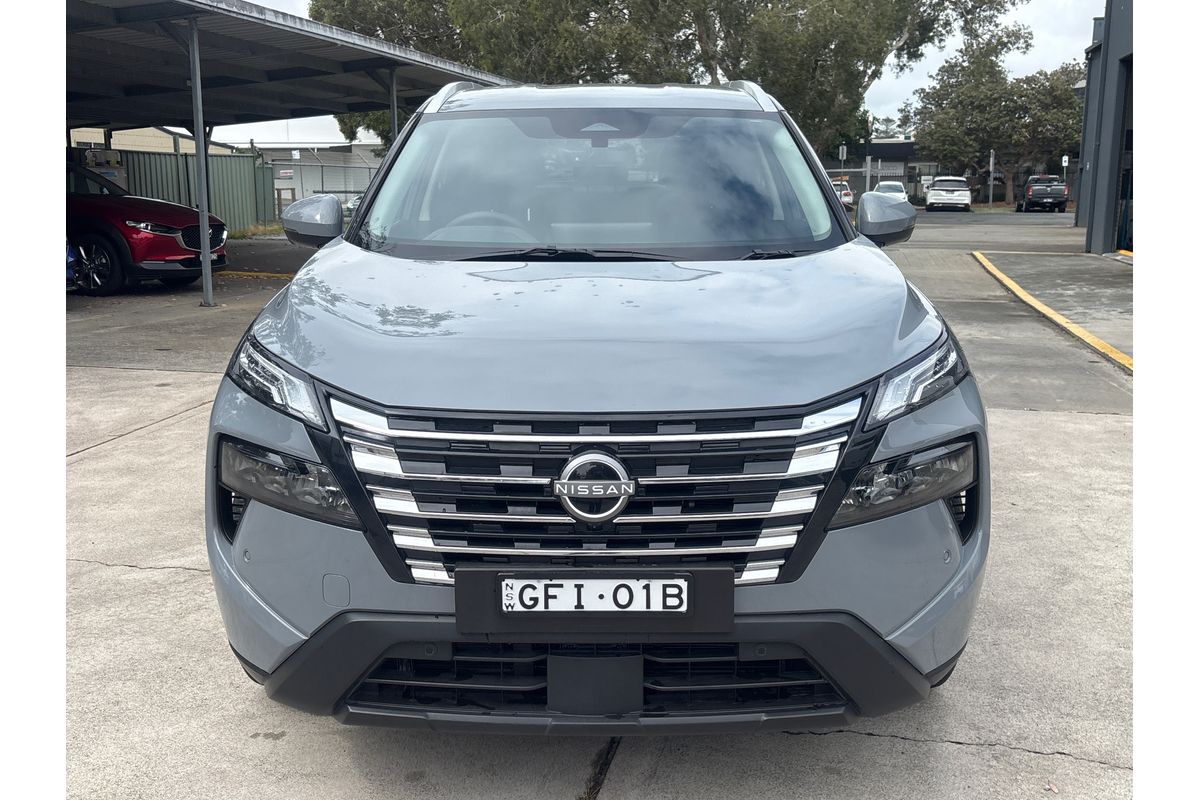 2025 Nissan X-TRAIL ST-L T33