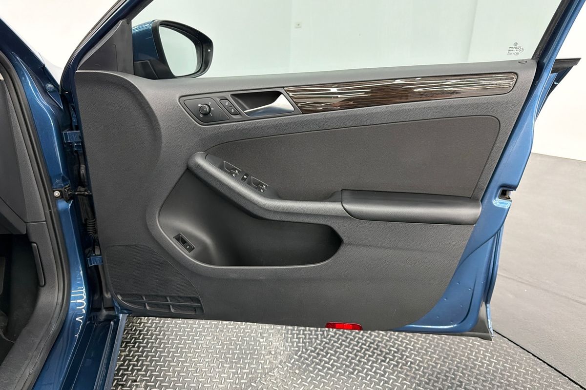 2015 Volkswagen Jetta 118TSI Comfortline 1B