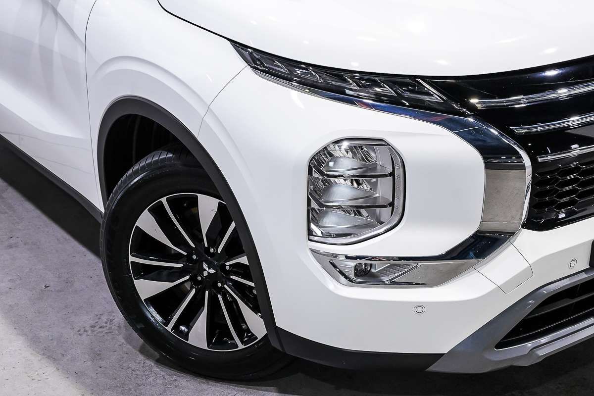 2025 Mitsubishi Outlander LS ZM