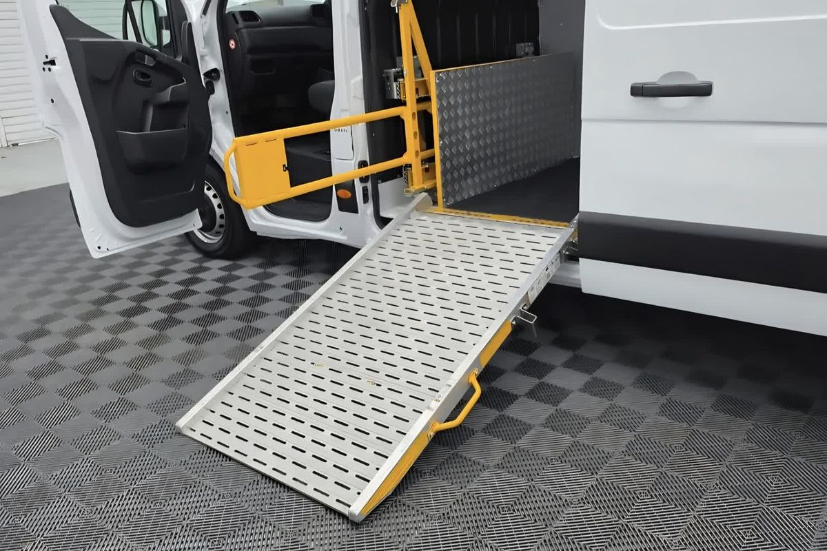 2022 Renault Master Pro 110kW X62 Phase 2 MWB Mid Roof