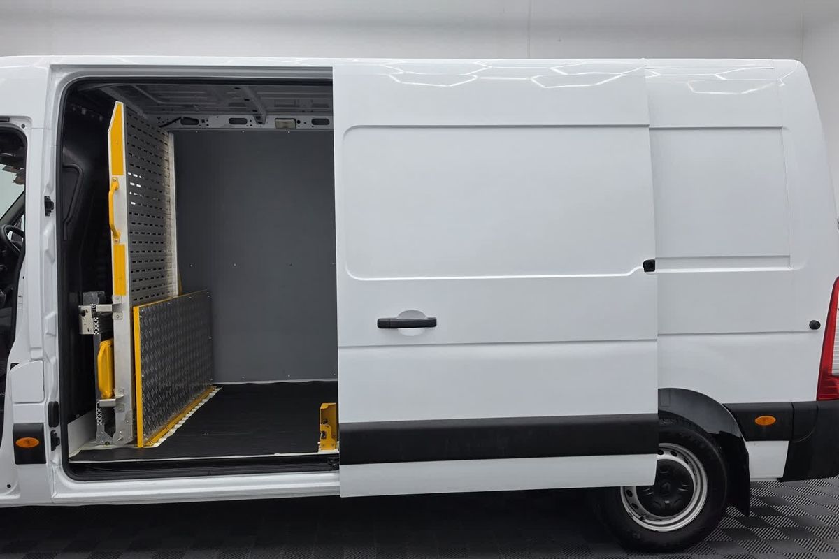 2022 Renault Master Pro 110kW X62 Phase 2 MWB Mid Roof