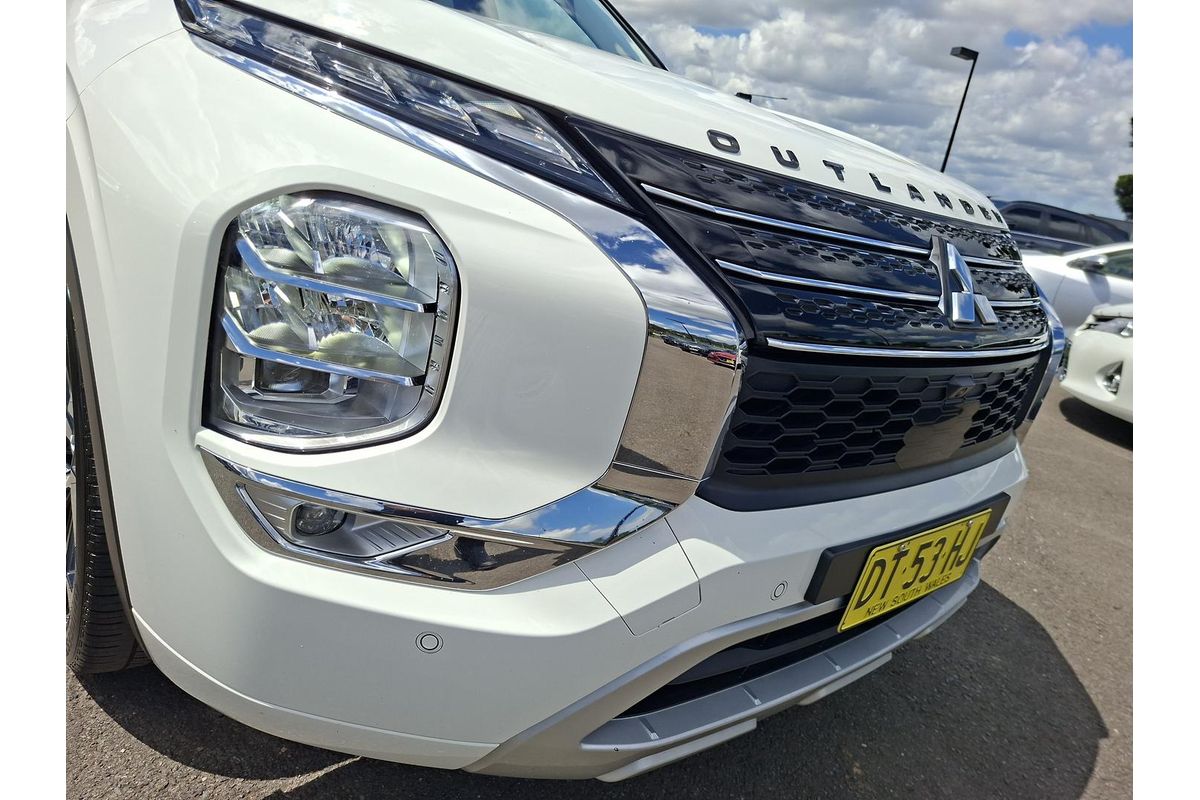 2024 Mitsubishi Outlander Exceed ZM