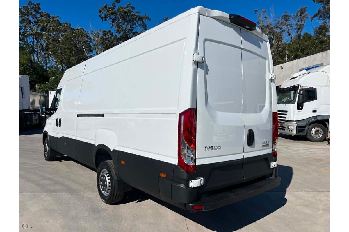 2026 IVECO Daily 42S18V image 8