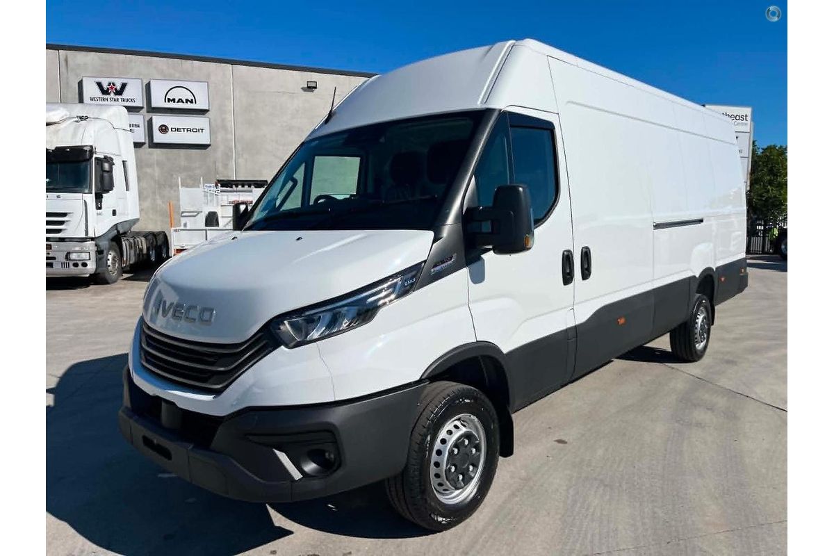 2026 IVECO Daily 42S18V image 9