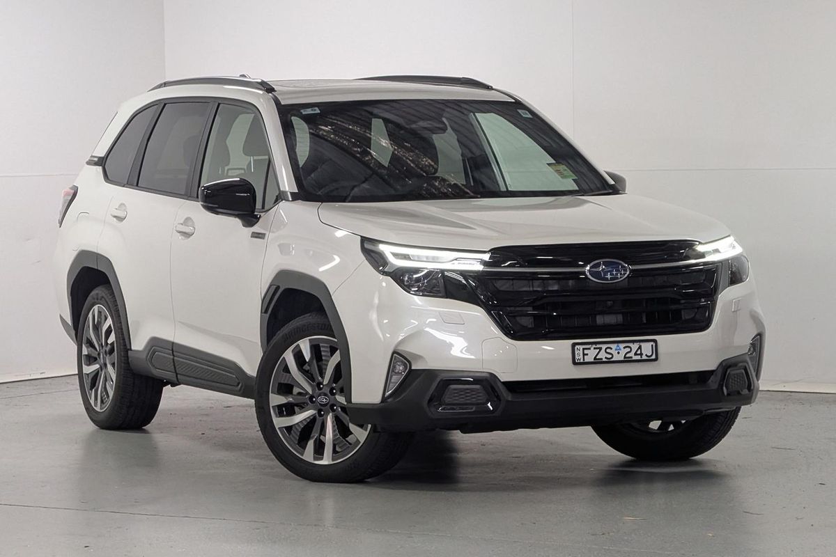 2025 Subaru Forester Hybrid Touring S6