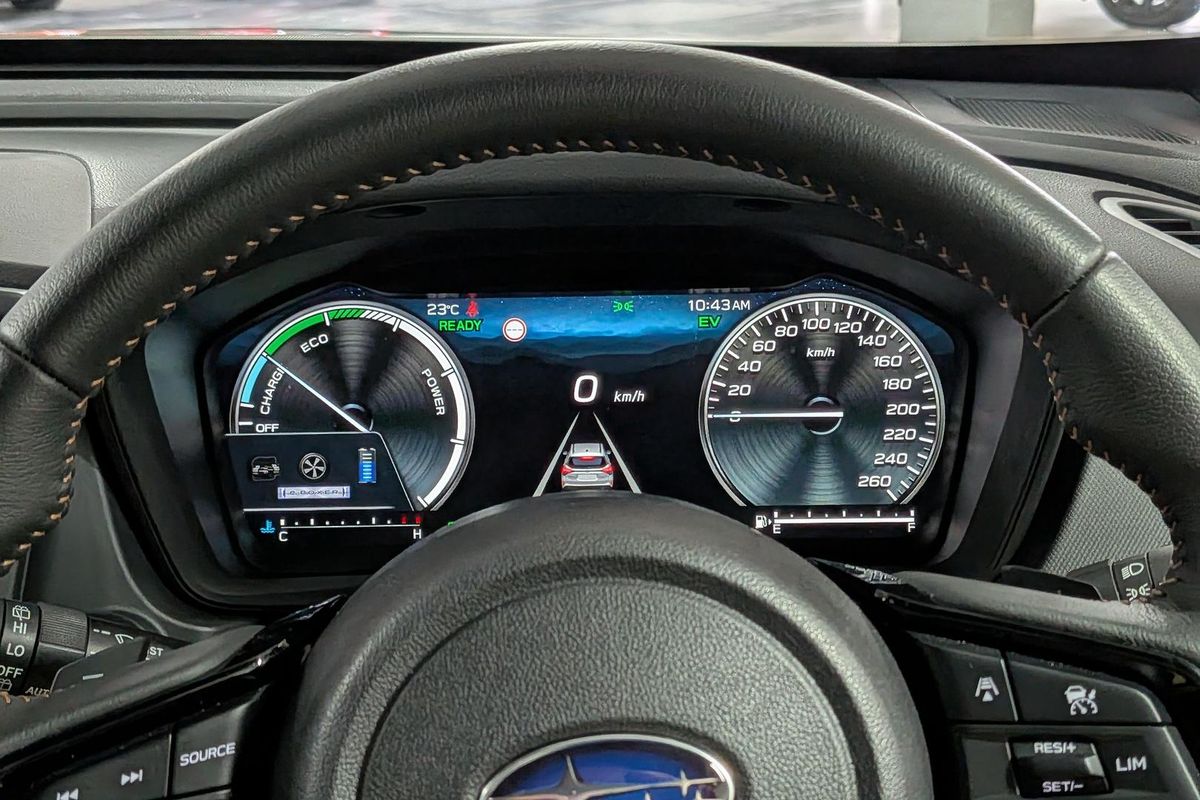 2025 Subaru Forester Hybrid Touring S6