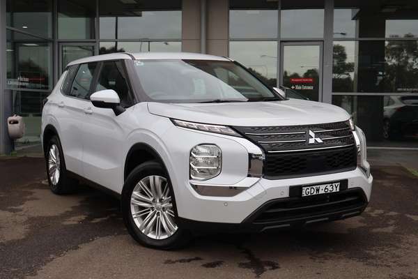 2024 Mitsubishi Outlander ES ZM