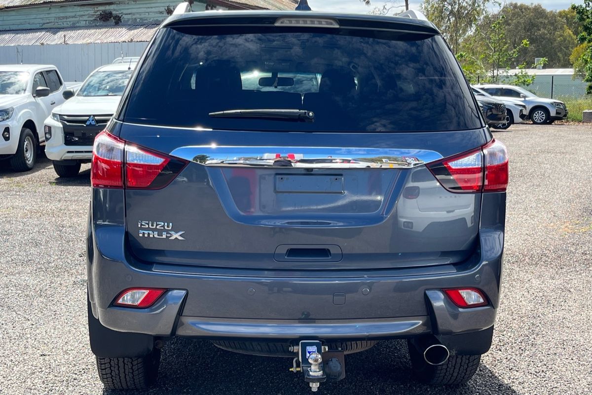 2017 Isuzu MU-X LS-T