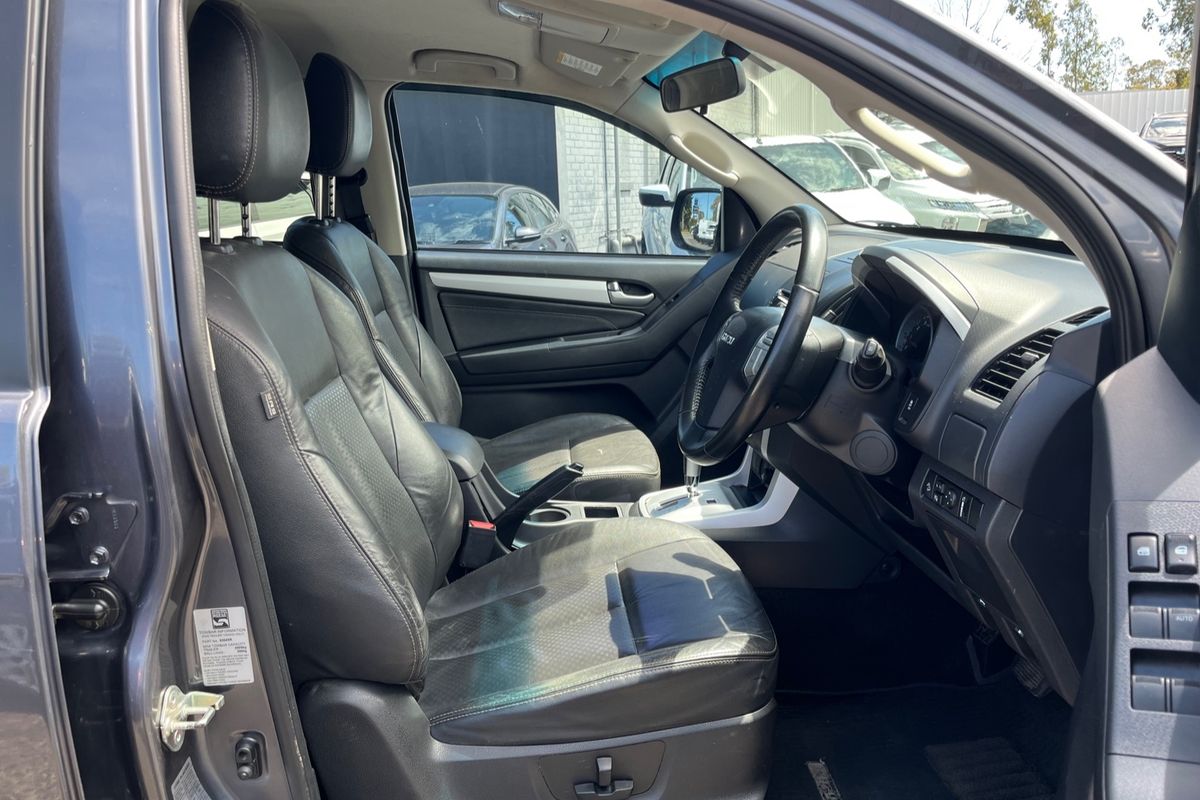 2017 Isuzu MU-X LS-T