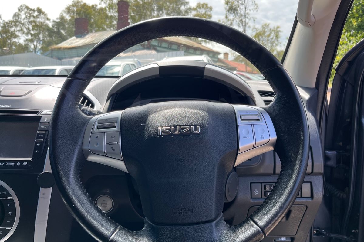 2017 Isuzu MU-X LS-T