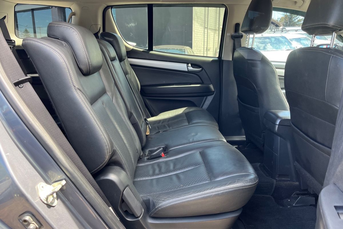 2017 Isuzu MU-X LS-T