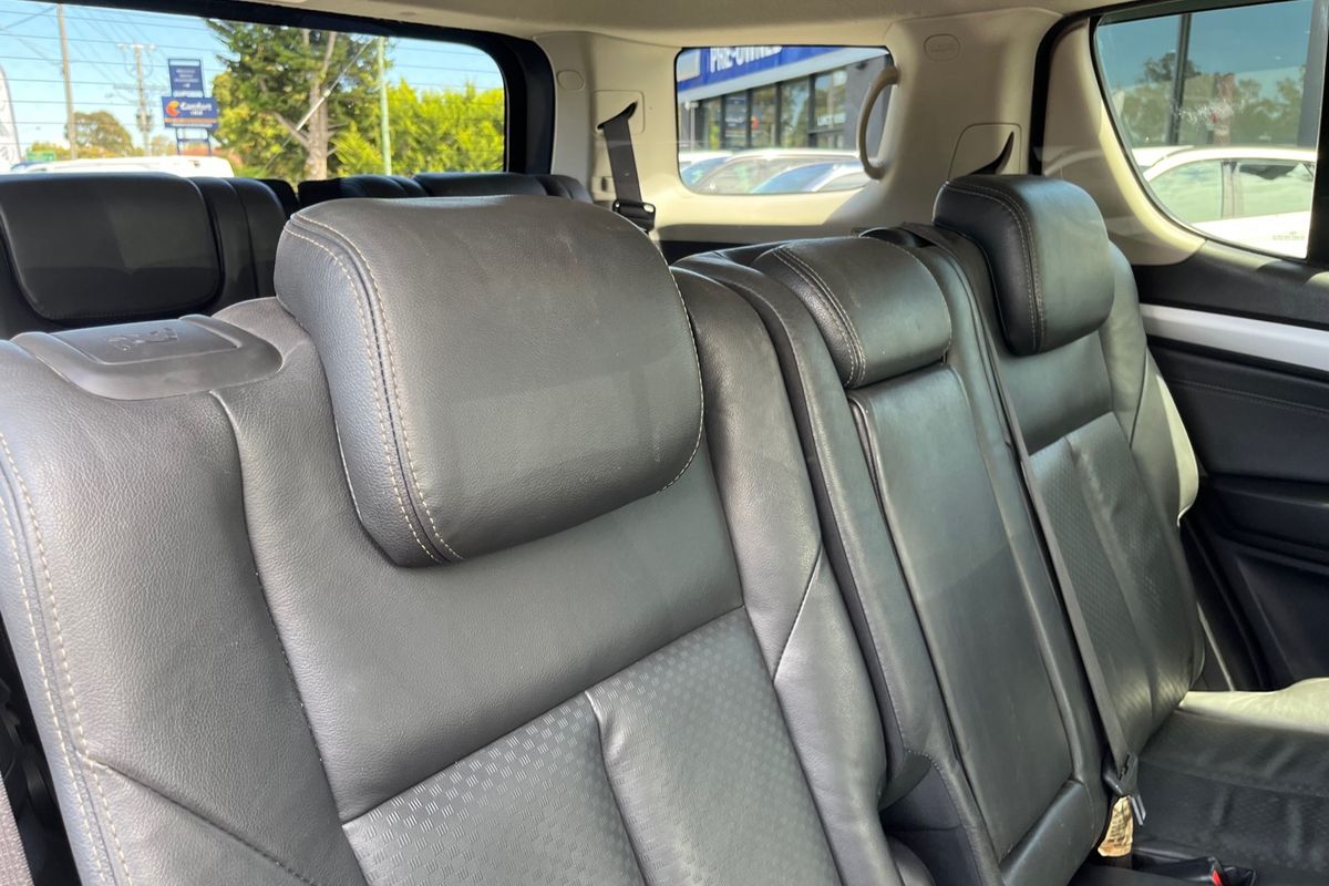 2017 Isuzu MU-X LS-T