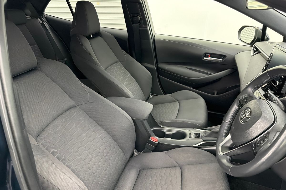 2022 Toyota Corolla SX Hybrid ZWE211R