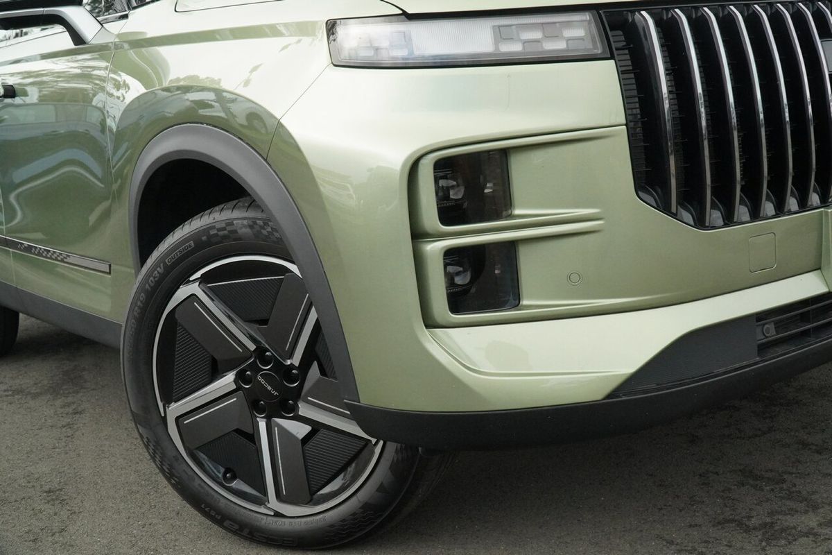 2025 OMODA JAECOO J7 SHS Track