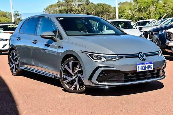2023 Volkswagen Golf 110TSI R-Line 8