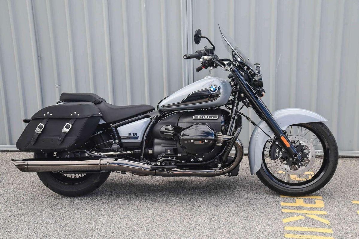 2025 BMW R 18 Classic Blacked Out R 18