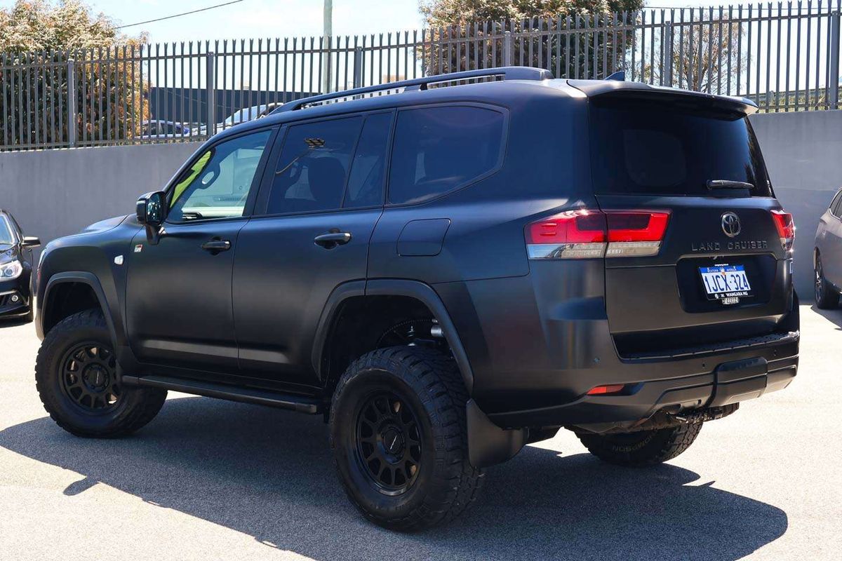2023 Toyota Landcruiser GR Sport FJA300R