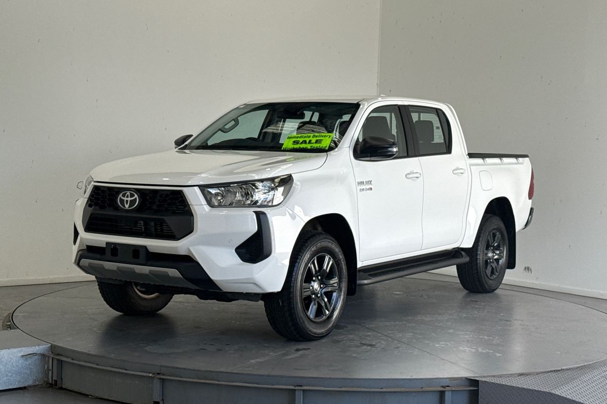 2025 Toyota Hilux SR (4x4) GUN126R RC 4X4