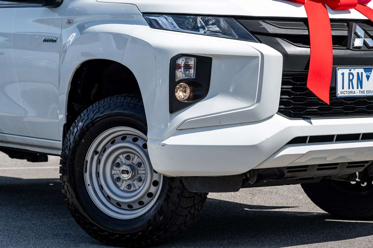 2020 Mitsubishi Triton GLX ADAS MR 4X4
