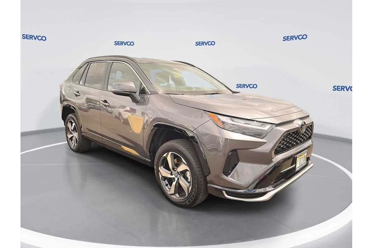 2025 Toyota RAV4 SE