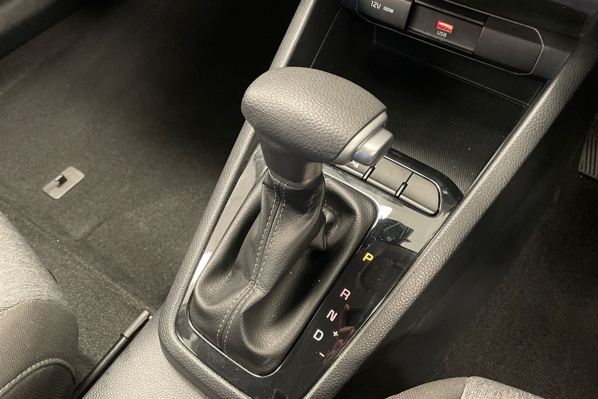 2024 Kia Stonic S YB