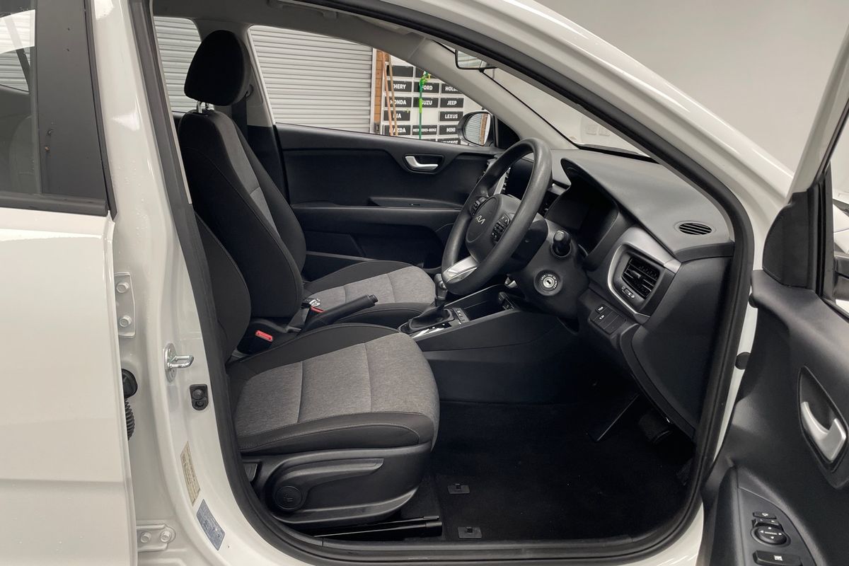 2024 Kia Stonic S YB