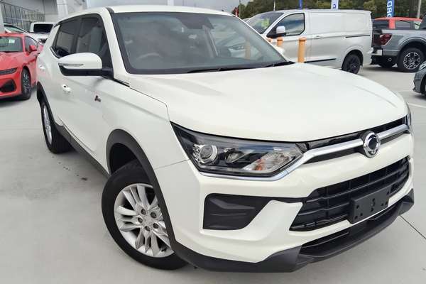 2023 KGM Korando EX C300